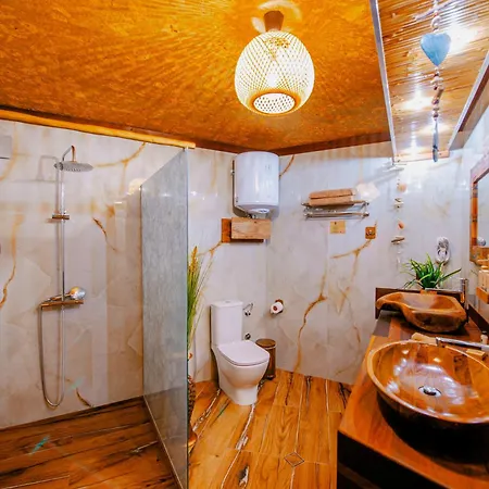 Cossara Luxury Guest house *